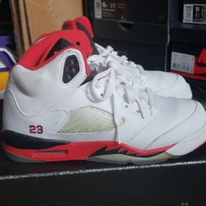 Air Jordan 5 Retro (GS) sz 5.5